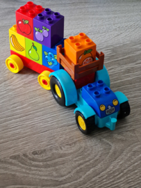 Lego Duplo tractor met fruit