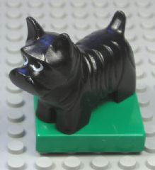 Lego Duplo hond Schotse terriër op groene basis  retro