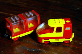 Lego Duplo locomotief 2932  gereviseerd met wagon