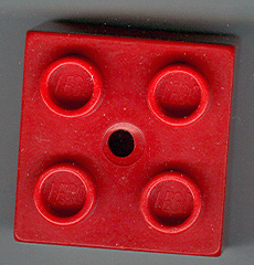 Duplo blok 2x2 rood met gaatje voor trekkoord knob