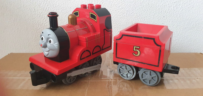 Duplo Thomas de trein - James  met aanhanger B2