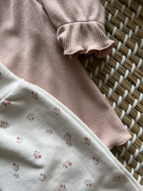 Shirt envelophals met roezel fijne rib nude-roze