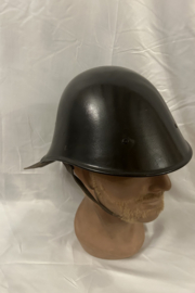 M27/M28 helm gemaakt voor het KNIL