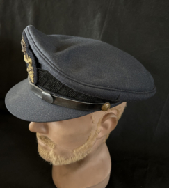 KLU Officiers pet 60er jaren
