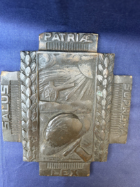 Bronzen plaquette van het Vuurkruis