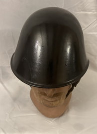 M27/M28 helm gemaakt voor het KNIL