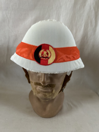 DDR Vopo helm met helmovertrek