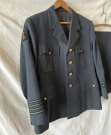 Luchtmacht tenue met  KNIL Voortrekkers embleem en pantalon
