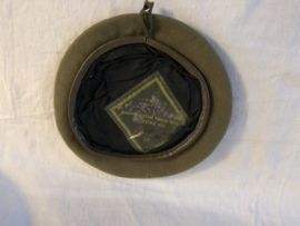 Buiten model baret