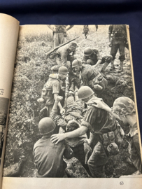 Boek Met de Mariniersbrigade in Oost-Java