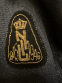 Luchtmacht tenue met  KNIL Voortrekkers embleem en pantalon