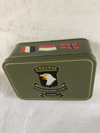 Herdenkingsblik 101 Airborne Bevrijdende Vleugels