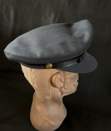 KLU Officiers pet 60er jaren