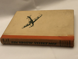 Boek Inge Stöling Een vrouw vliegt mee  -  uitgeverij " Westland"