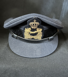 KLU Officiers pet 60er jaren