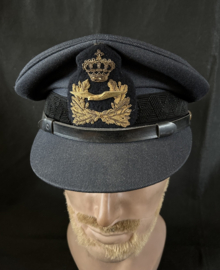 KLU Officiers pet 60er jaren