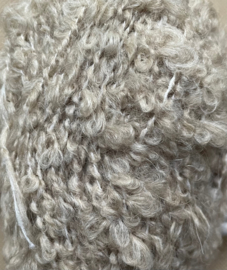 LAMMY YARNS - ASTRAKAN 017 - BEIGE.