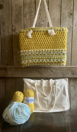 *HAAKPAKKET TAS ALPINE-MOROCCAN TILES.