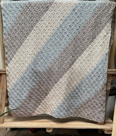 PLAID CORNER TO CORNER.