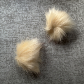 IMITATIE BONT POMPONS ( 2 STUKS) MEERDERE KLEUREN