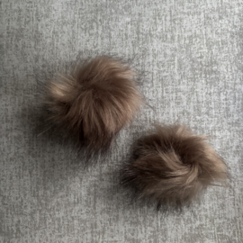 IMITATIE BONT POMPONS ( 2 STUKS) MEERDERE KLEUREN