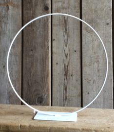 RING OP VOET WIT 30 CM.