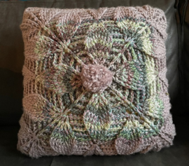 KUSSEN 3D BLAD/MOTIEF MC 74/MAUVE-HAAKPAKKET