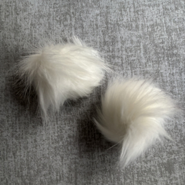 IMITATIE BONT POMPONS ( 2 STUKS) MEERDERE KLEUREN