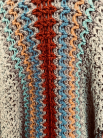 HAAKPAKKET PONCHO/OMSLAG COLORS.