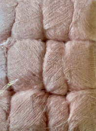 * KAN MOHAIR ROZE