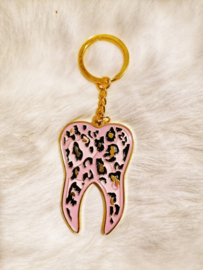 Sleutelhanger tand goud roze luipaard