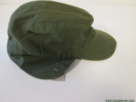 Pet groen met zijflappen