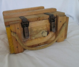 Houten legerkist 44x35x20 cm.