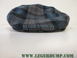 Pet blauw geruit, grijs wit, maat 56
