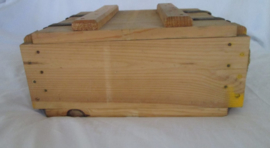 Houten legerkist 44x35x20 cm.