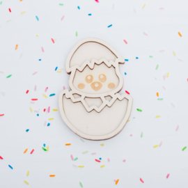 Houten vulvorm kuikentje uit het ei