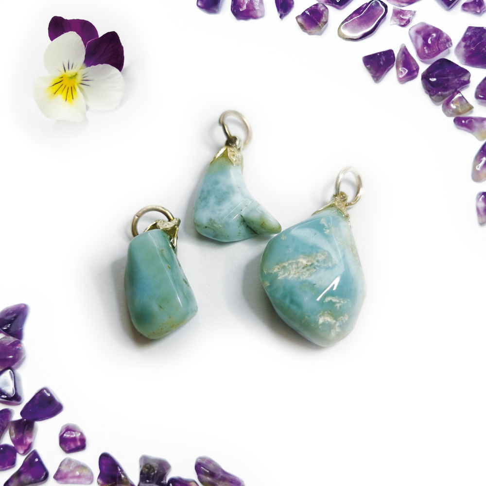 Larimar hanger