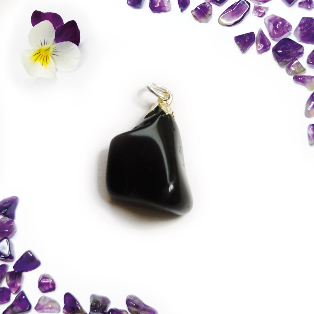 Onyx hanger