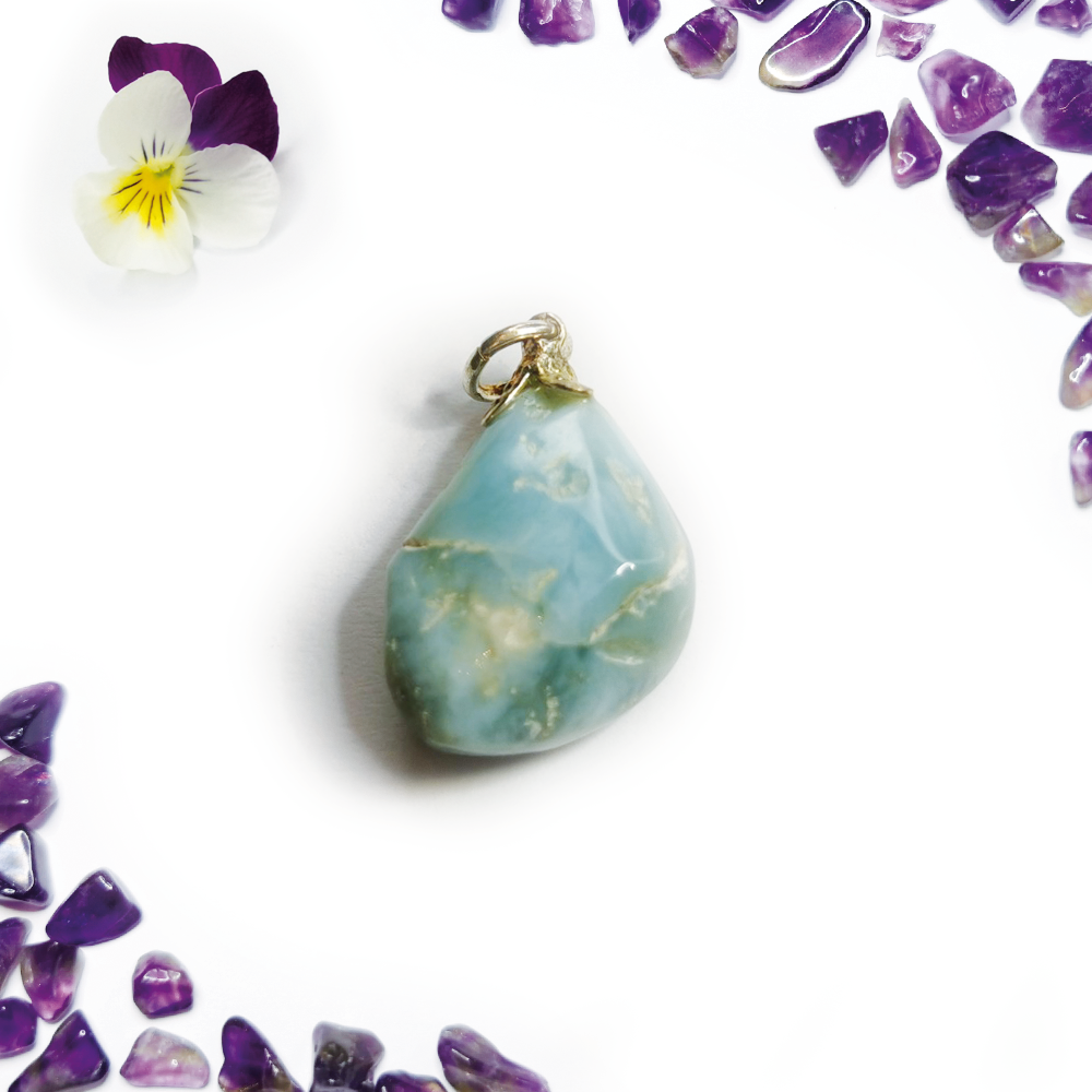 Larimar hanger