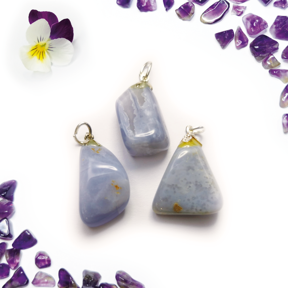 Chalcedoon hanger