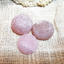 Rozenkwarts Emu Egg
