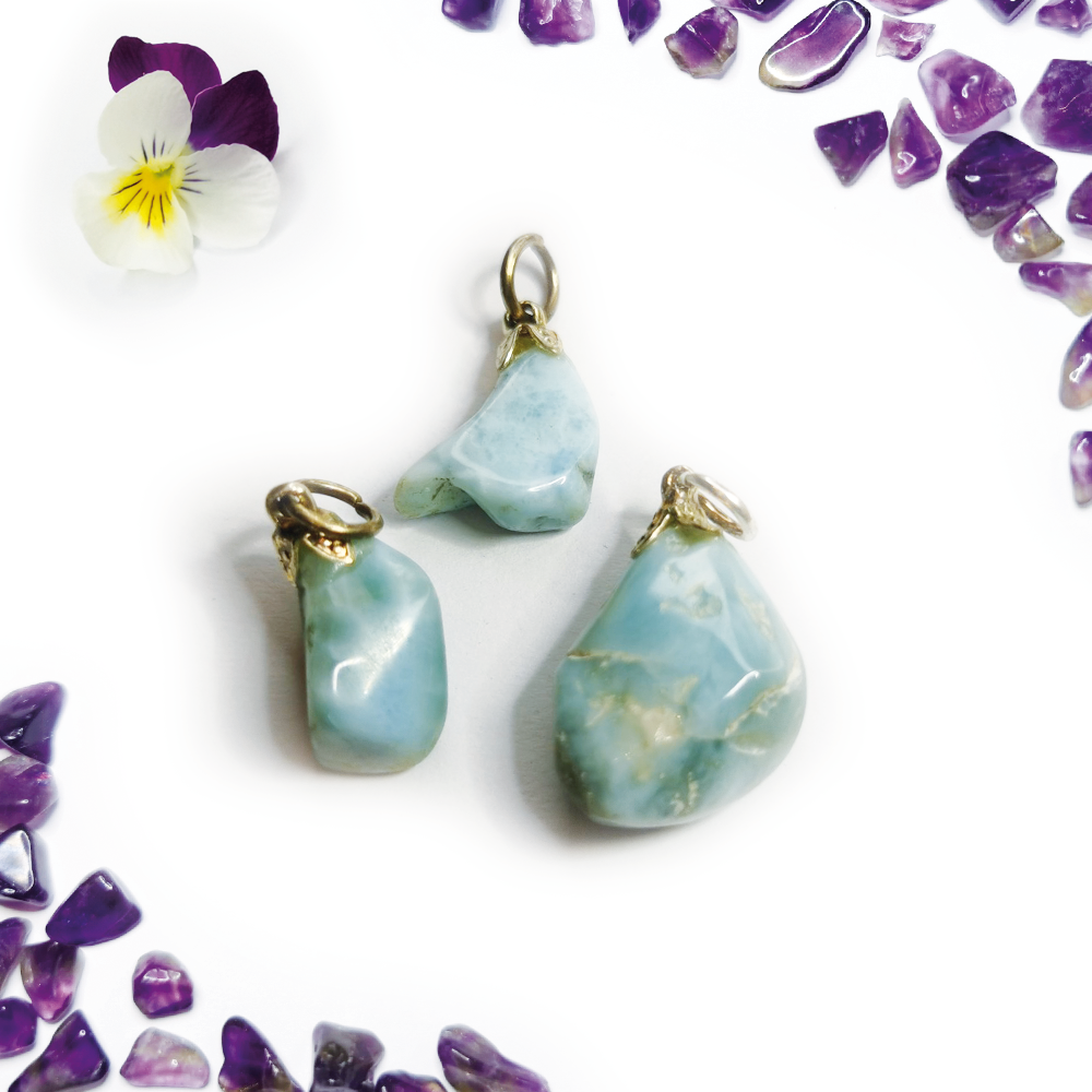 Larimar hanger