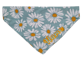 Bandana met naam, madeliefjes