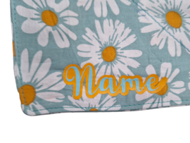 Bandana met naam, madeliefjes