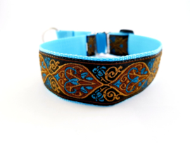 Martingale halsband turquooise/bruin met sierlint, 3cm breed