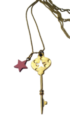 Ketting met sleutel hanger - bedel rode ster - lange ketting met sleutel - sleutel naar je hart ketting - goudkleurige ketting - kerstcadeau voor vrouw of vriendin - geschenk sinterklaa