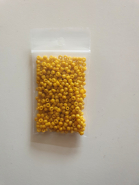 5. Rocailles 3mm Spectra Yellow - +/- 400 stuks