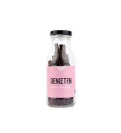 Chocolademelk - Genieten met een snorretje - Pakketpost!