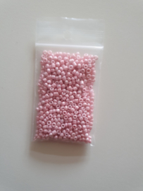 23. Rocailles 3mm Pink Metallic - +/- 400 stuks