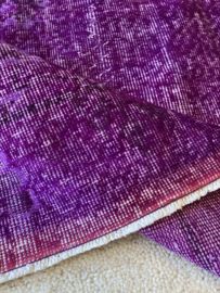 Vintage recoloured tapijt paars/ roze Maat: 212 x 323